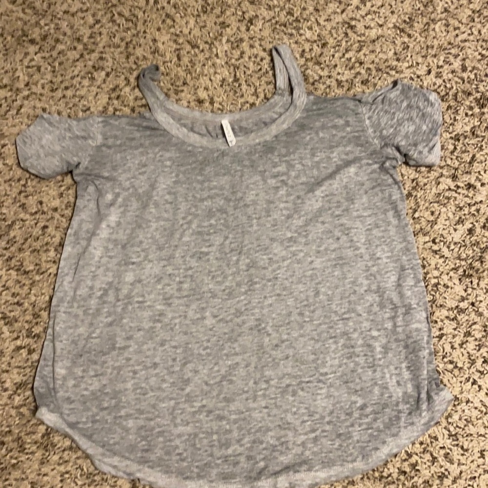Z supple cold shoulder top